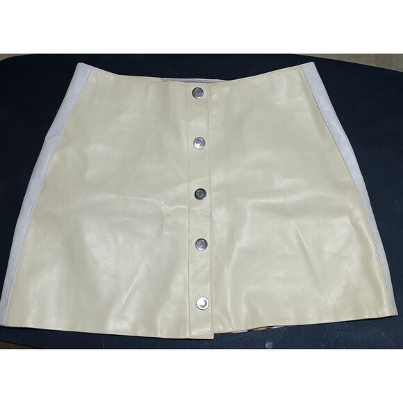 pleather skirt - Picture 3 of 4